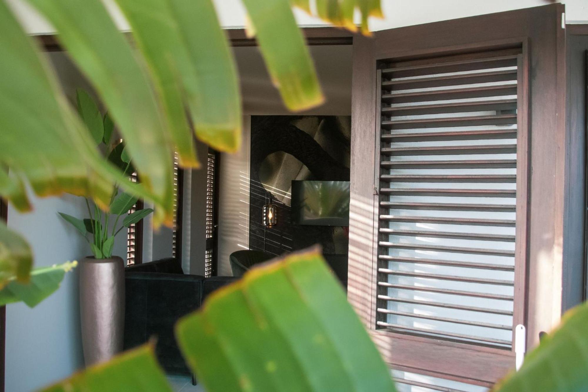 Major. Suites Curacao Willemstad Exterior photo